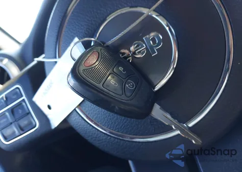 2016 Jeep Wrangler Unlimited Sahara z USA, uszkodzony, nr VIN 1C4BJWEG2GL295013